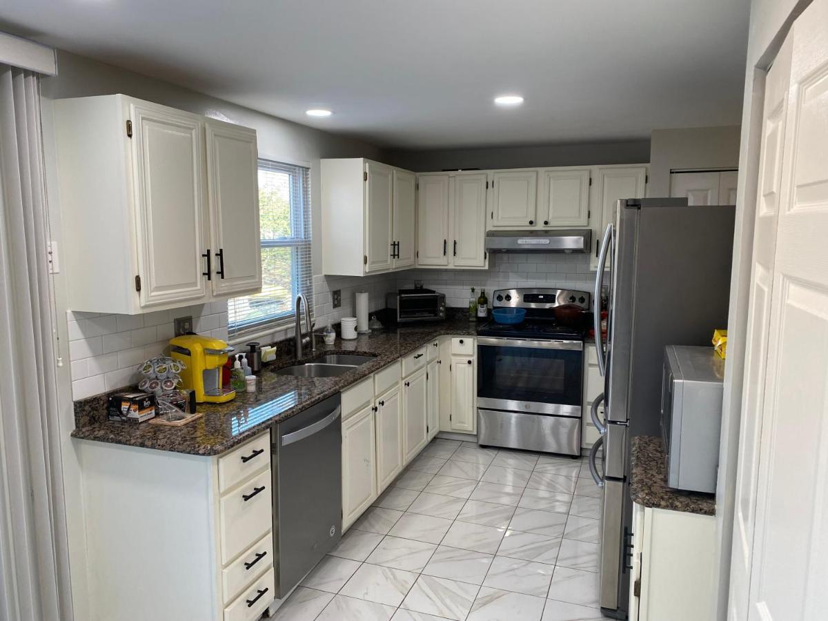 Upgraded, Beautiful 4 Bd Colonial In Silver Spring Luaran gambar