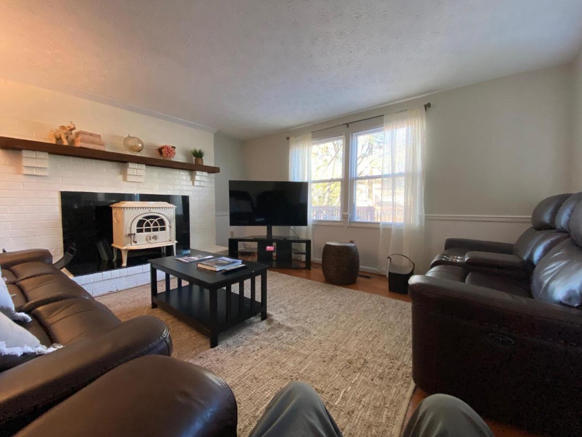 Upgraded, Beautiful 4 Bd Colonial In Silver Spring Luaran gambar