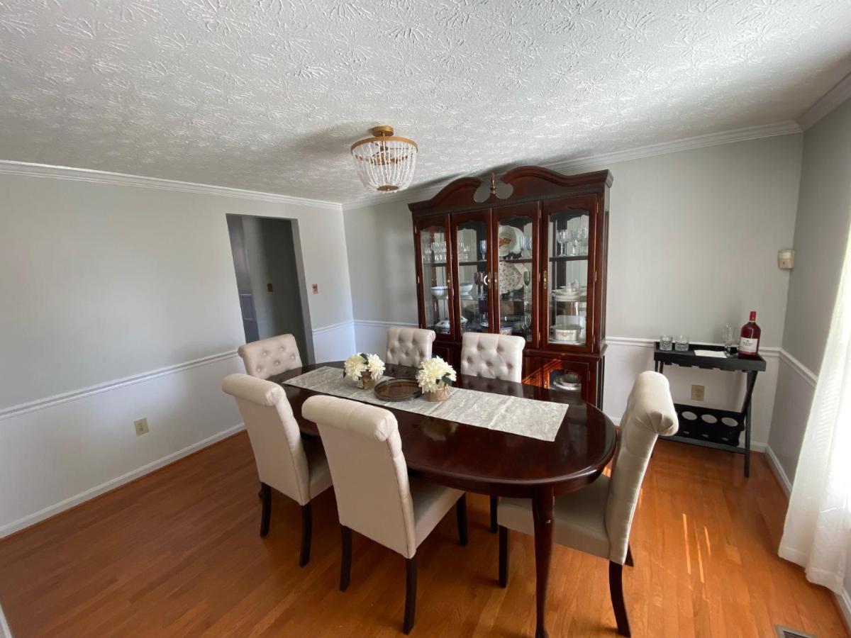 Upgraded, Beautiful 4 Bd Colonial In Silver Spring Luaran gambar